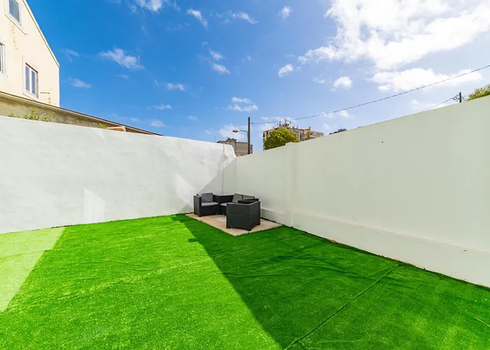 Ajuda Charm Apartment With Garden