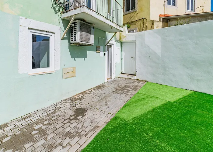 Ajuda Charm Apartment With Garden