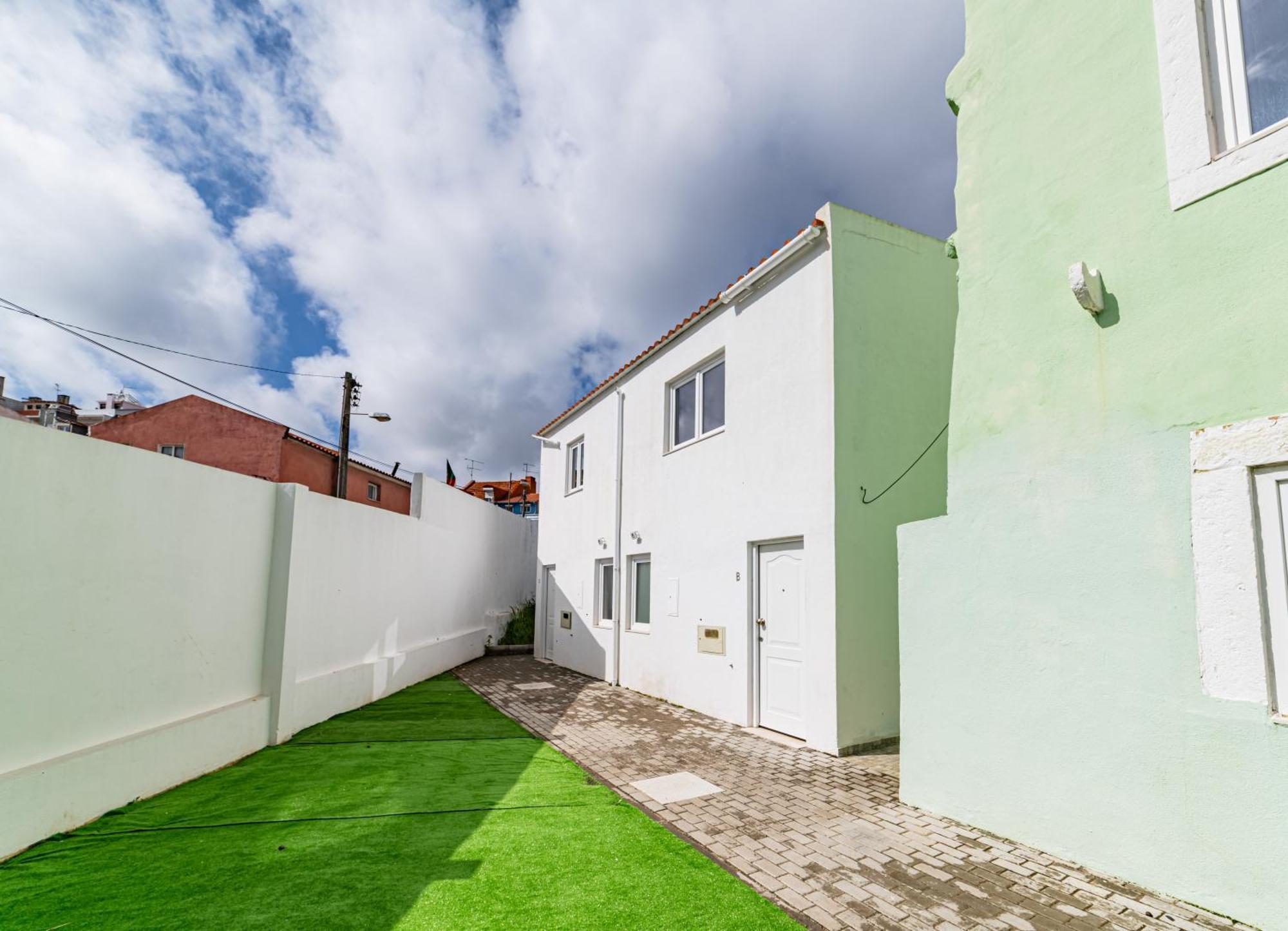 Ajuda Charm With Garden *